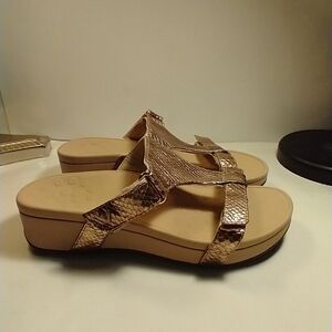 Vionic Ellie Metallic Snake Slide Sandals Women's sz 7.